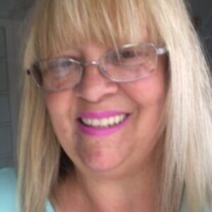 Photo of Dr Lyn Williams